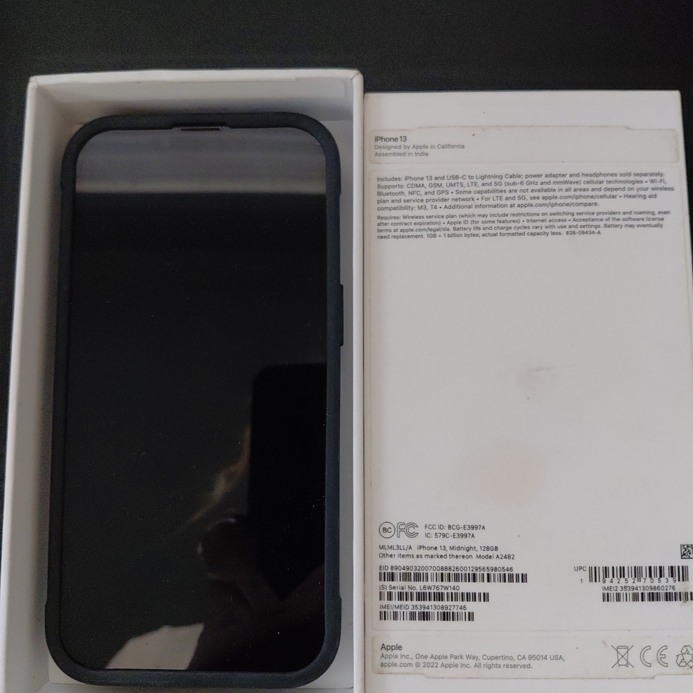 Apple iPhone 13 - Classic Black